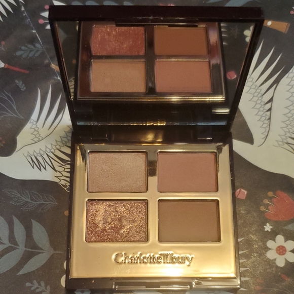 Charlotte tilbury making a pillow talk for fair skin is very  ✨️CT Pillowtalk✨️